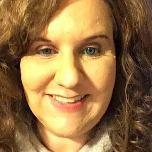 Meet your Posher, Holly